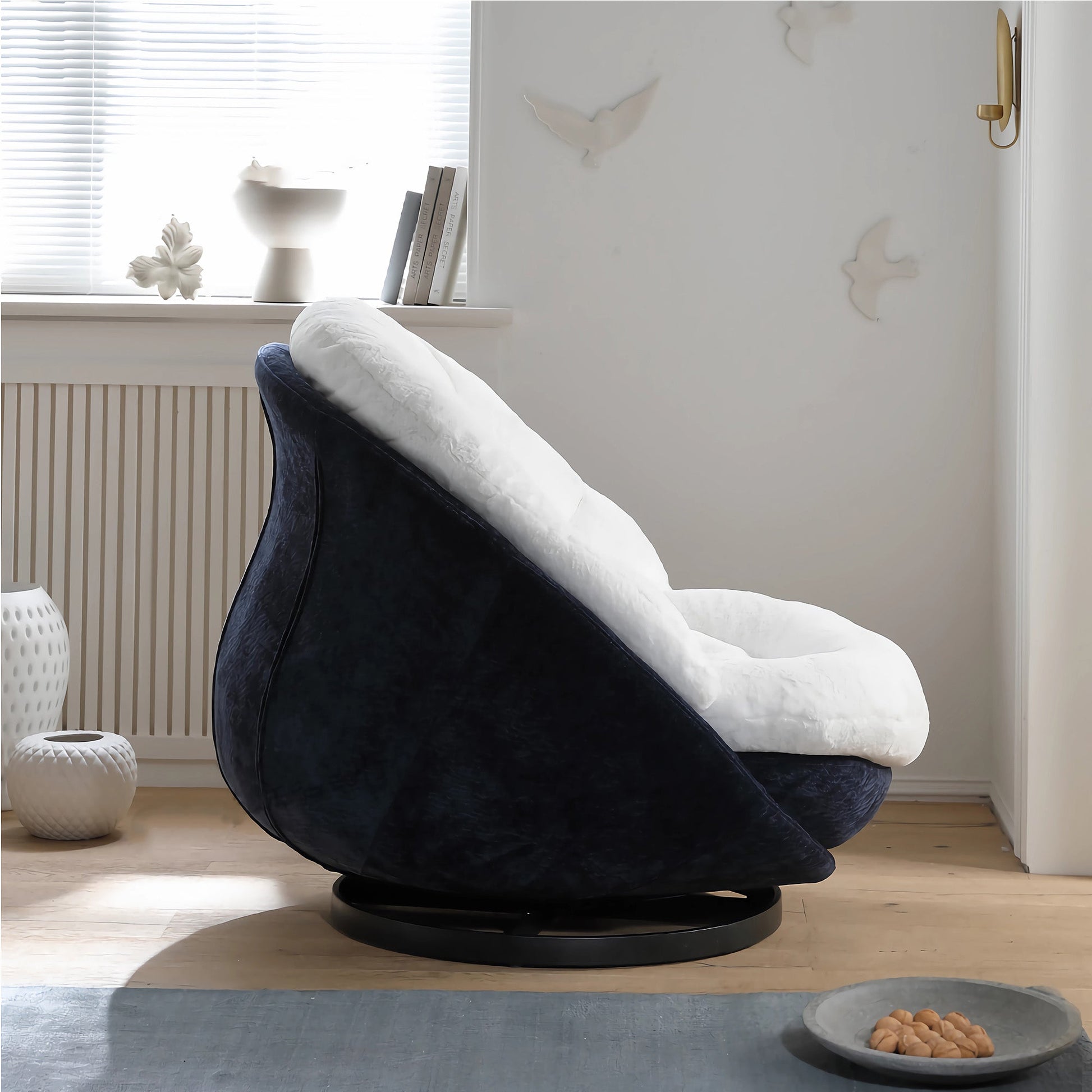 Gloria, Comfy Swivel Lounge Chair, White