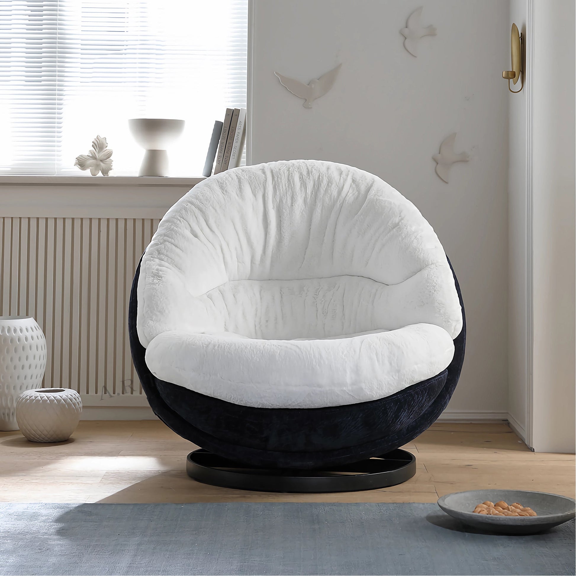 Gloria, Comfy Swivel Lounge Chair, White